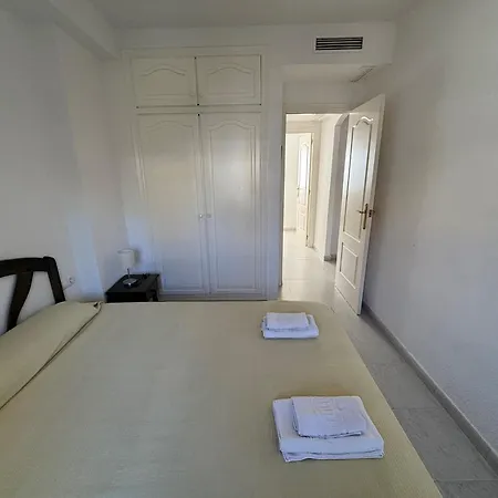 La Fontana D-2 Piso-serviden דירה *